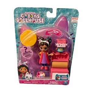 DreamWorks Gabby's Dollhouse Gabby's Art Studio with Figures and Accessories